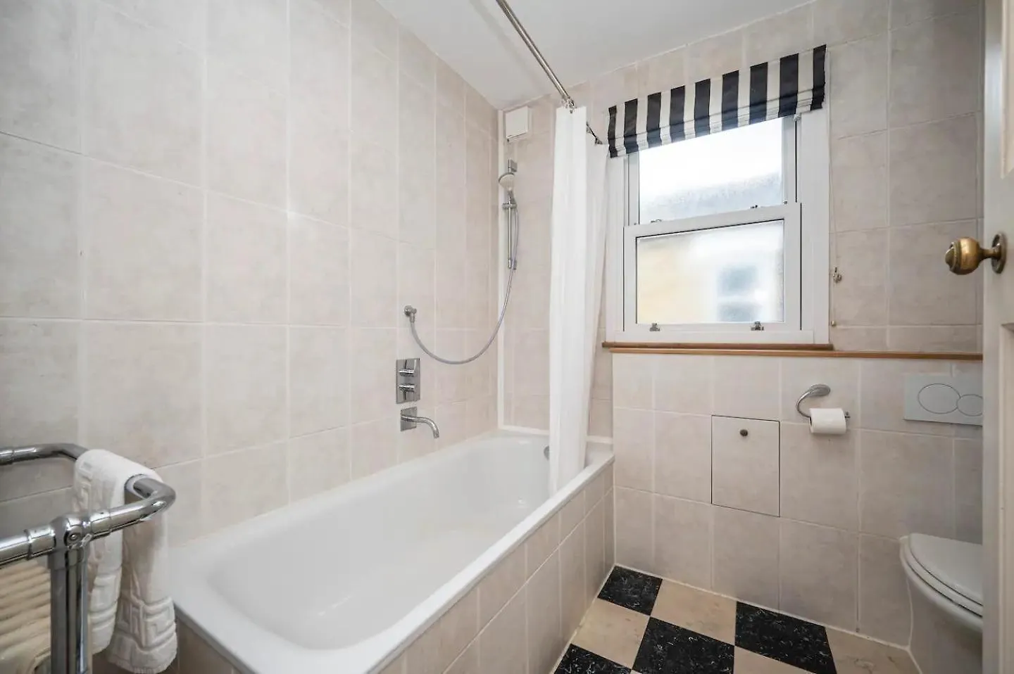 Pass The Keys Large Period House With Garden Near Peckham London Villa