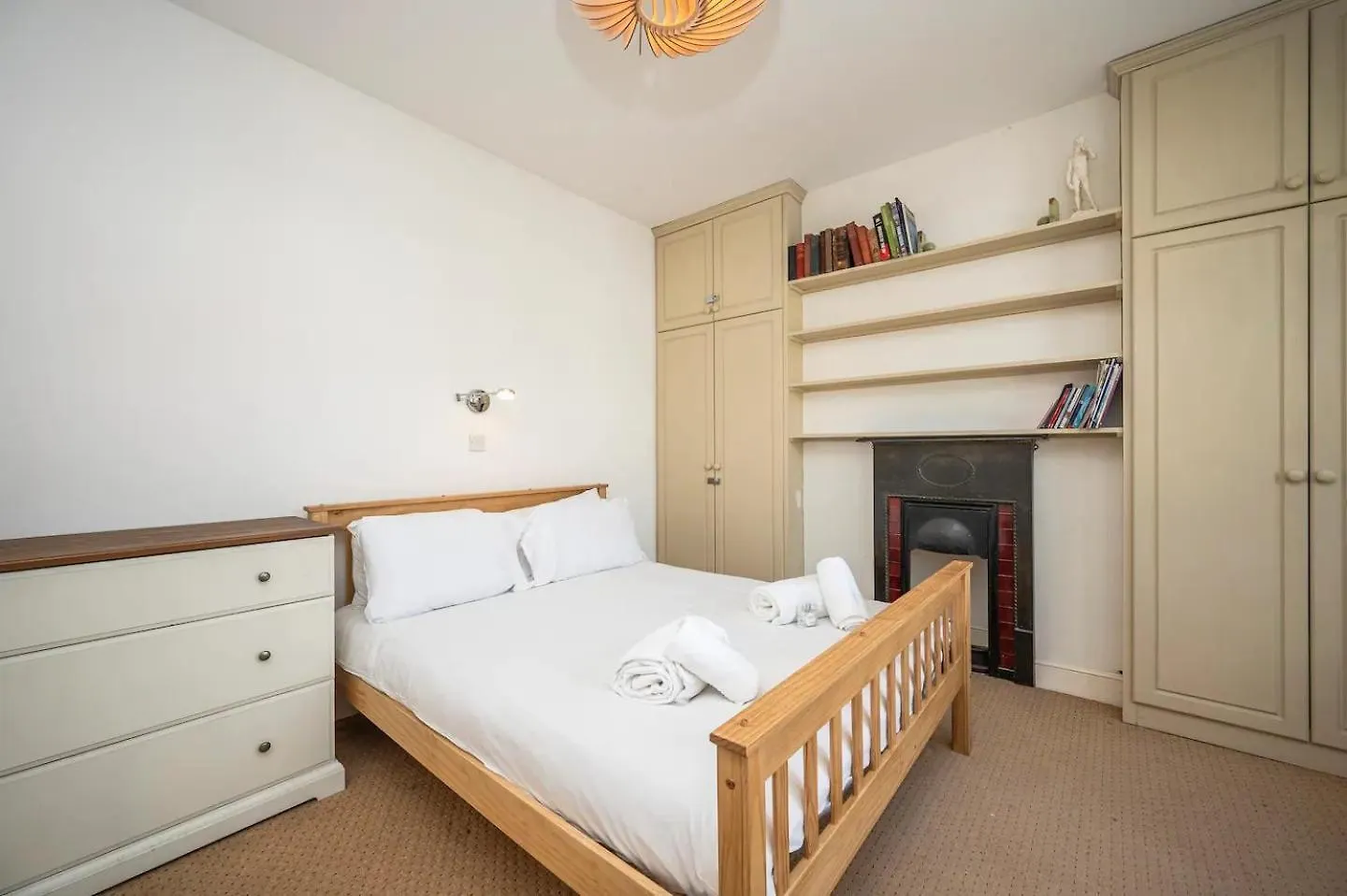 Pass The Keys Large Period House With Garden Near Peckham London Villa